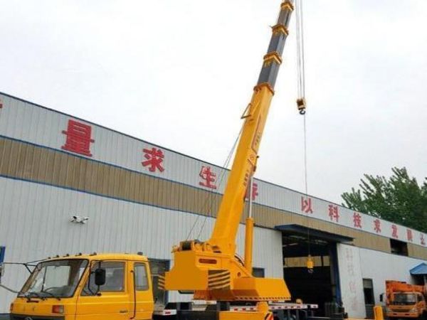牡丹区吊车出租电话_大型吊车出租公司告诉你设备吊装搬运作业